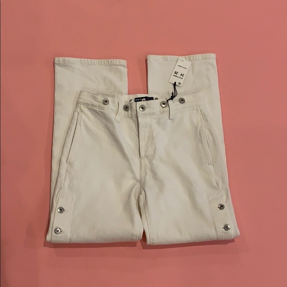 White Levi’s - Picture 4 of 10